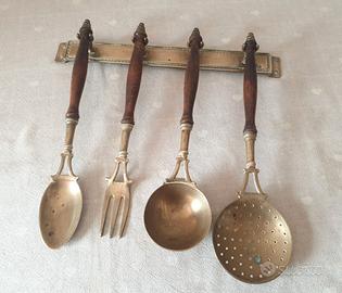 Utensili da cucina Vintage in ottone pressofuso