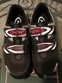 Scarpe sportive da ciclismo
