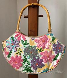 borsa a spalla con fiori