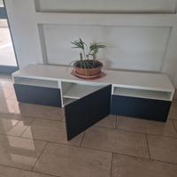 Mobile IKEA BESTÅ bianco e blu