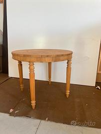 Tavolo rotondo fisso in legno