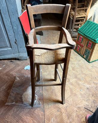 Seggiolone antico in legno