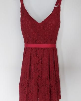 Abito di pizzo rosso borgogna al ginocchio