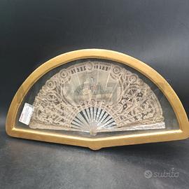 VENTAGLIO EPOCA MADREPERLA SCENA GALANTE