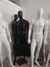 Manichini per negozio