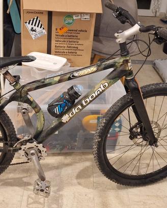 bici Da Bomb 26" dirt forcella carbonio