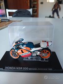 modellino di Honda NSR di Mick Doohan 