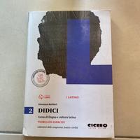 Libro di granmatica latina