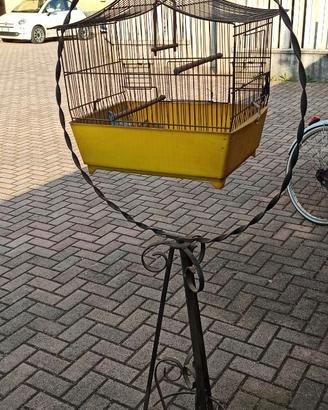 piedestallo di metallo con gabbia €15,0