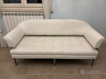 Divani bianchi da 3 e 2 posti