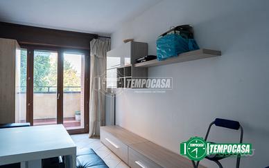 MONOLOCALE CON BALCONE