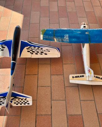 2 aerei RC funzionanti completi di esc e motori