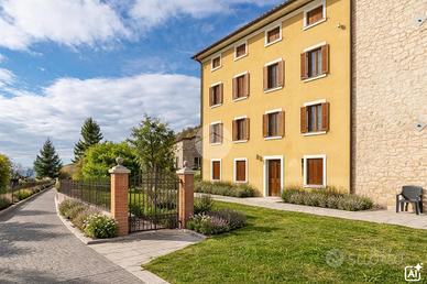 CASA SEMINDIPENDENTE A MARANO DI VALPOLICELLA