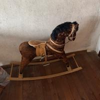 Cavallo a dondolo vintage