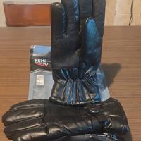 Guanti da moto o da montagna nuovi.