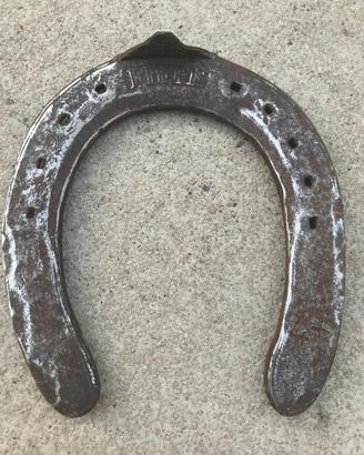Antico ferro di cavallo artigianale 