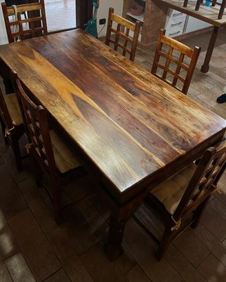 Tavolo in legno massello con 6 sedie abbinate