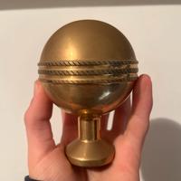 Pomello in ottone per porta vintage