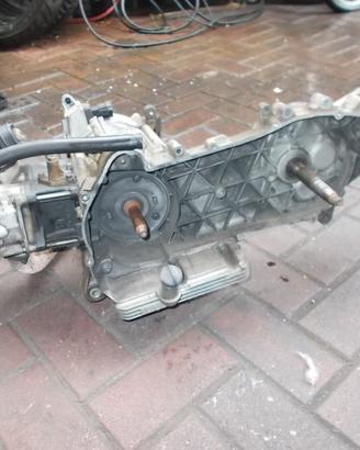 Runner 125 4T : motore supporto