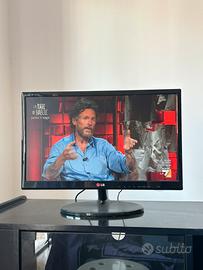 📺 TV/Monitor LG 22” Full HD – 30 €