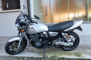 Suzuki Inazuma 750