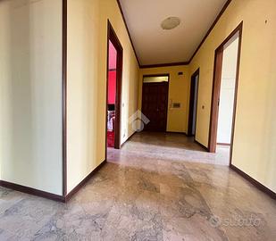 4 LOCALI A REGGIO DI CALABRIA