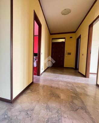 4 LOCALI A REGGIO DI CALABRIA