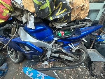 YAMAHA YZF R1 1000 1998 prima serie a carbutatori
