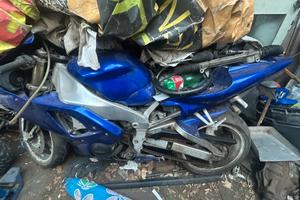 YAMAHA YZF R1 1000 1998 prima serie a carbutatori