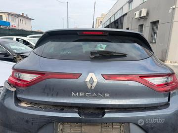 Portellone bagagliaio Renault Megane berlina anno 