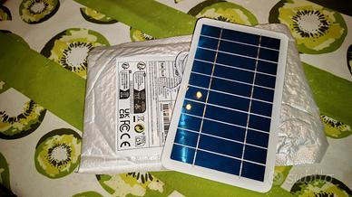 Pannello solare 2W per ricarica gadget tech