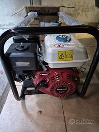 Motopompa a scoppio autoadescante