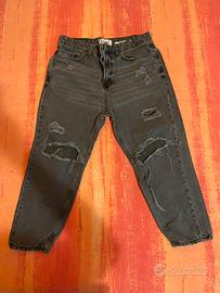 Pantaloni strappati neri Pull & Bear