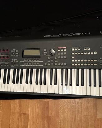 YAMAHA MOXF8