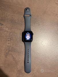 Apple Watch SE 2 40mm