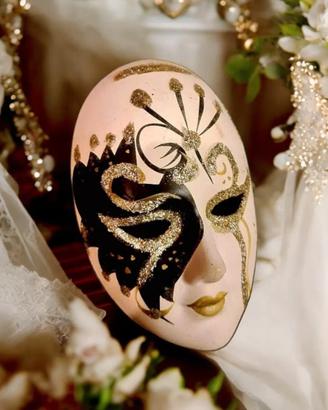 Maschera in ceramica