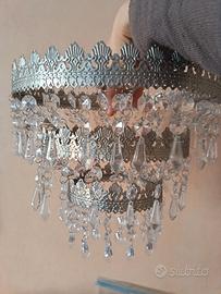 lampadario con cristalli, con gocce di vetro