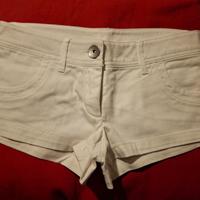 Pantaloncini in cotone bianco marca Benetton