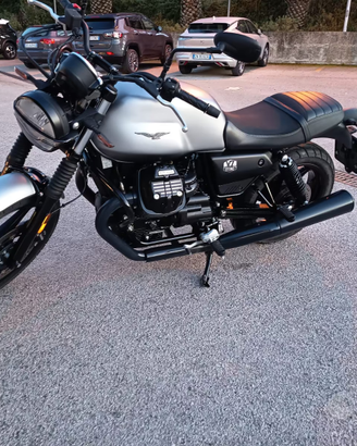 Moto Guzzi V7 Stone - 2023