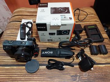 Sony a6000 kit con accessori extra.