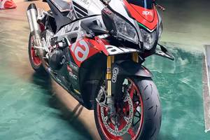 Aprilia tuono v4 Factory