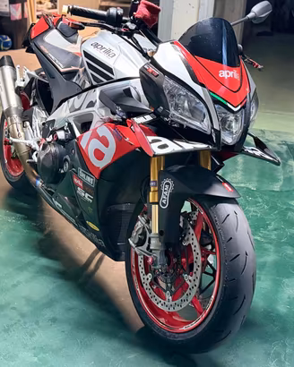 Aprilia tuono v4 Factory