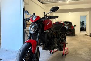 Ducati monster 937