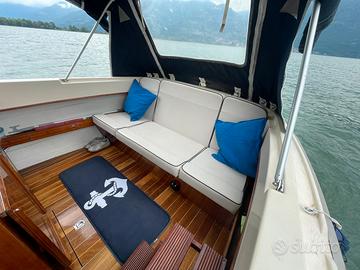 Barca a motore norvegese