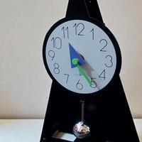 Orologio a piramide con pendolo Design postmoderno