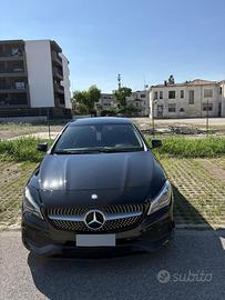 MERCEDES-BENZ CLA 200d PREMIUM