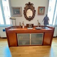 Sideboard buffet con tavolo a scomparsa interna