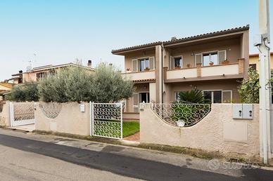 Elegante appartamento con giardino privato a Villa