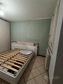 letto con testata 