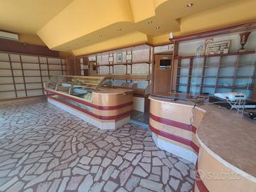 Negozio in zona strategica